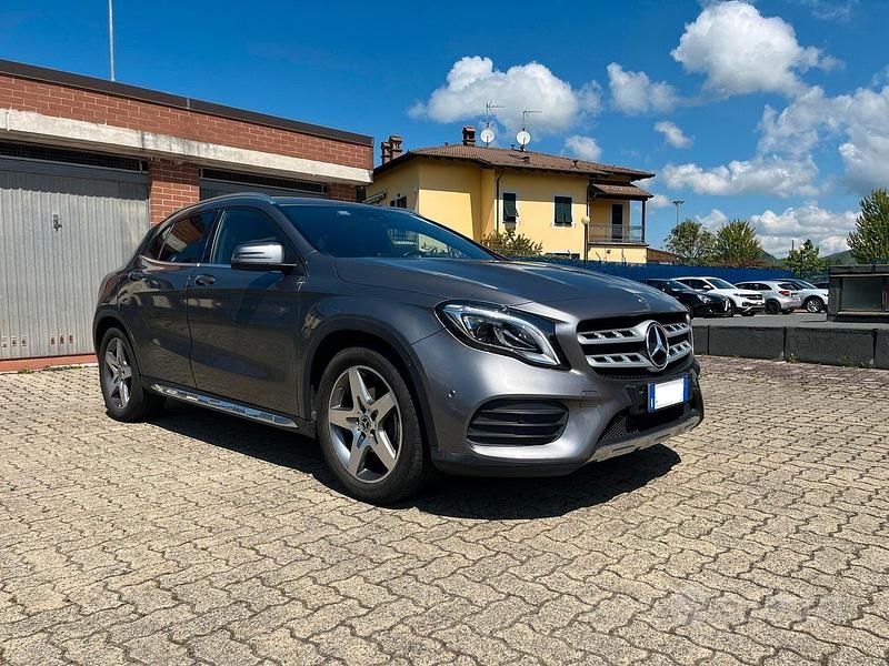 Usata Mercedes GLA200 Premium 156 CV (114 kW) 2019 Grigio SUV