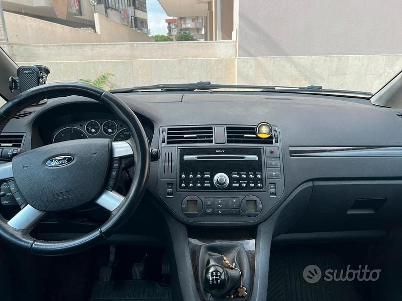 Usata Ford Focus 116 CV (85 kW) 2007 Grigio Station wagon