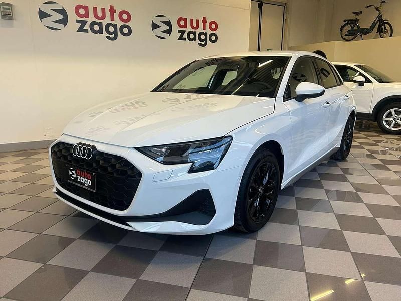 Bianco Usata 2025 Audi A3 Advanced Berlina | 29.990 € (Super prezzo) - Immagine 1/4