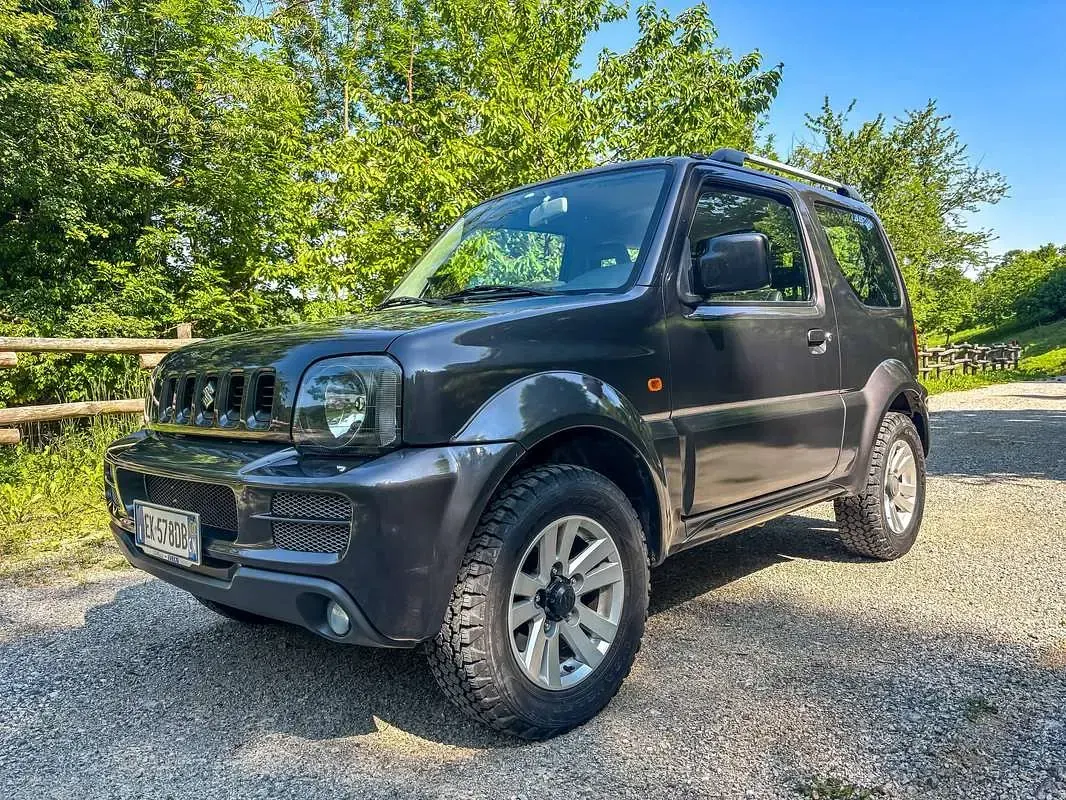 Usata Suzuki Jimny 86 CV (63 kW) 2012 Grigio SUV