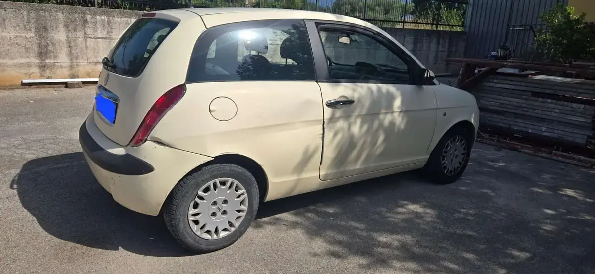 Usata Lancia Ypsilon 80 CV (58 kW) 2004 Utilitaria