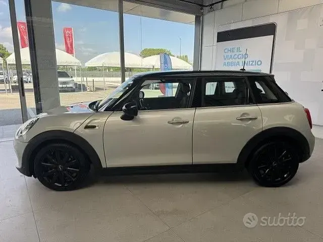 Usata Mini Cooper D Hype 116 CV (85 kW) 2018 Grigio Utilitaria