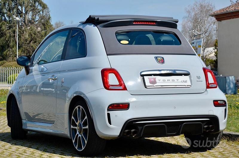 Usata Abarth 595C Turismo 165 CV (121 kW) 2021 Grigio Cabrio