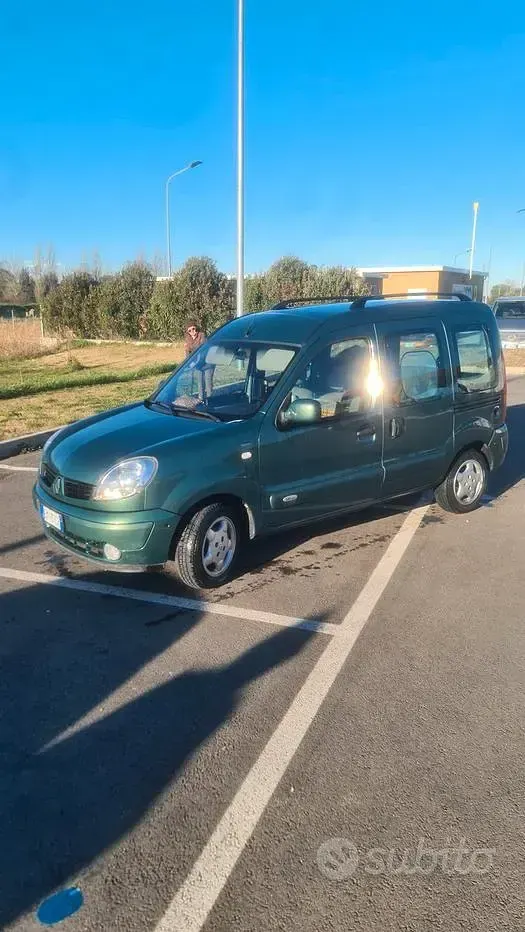 Usata Renault Kangoo 95 CV (69 kW) 2006 Verde Monovolume