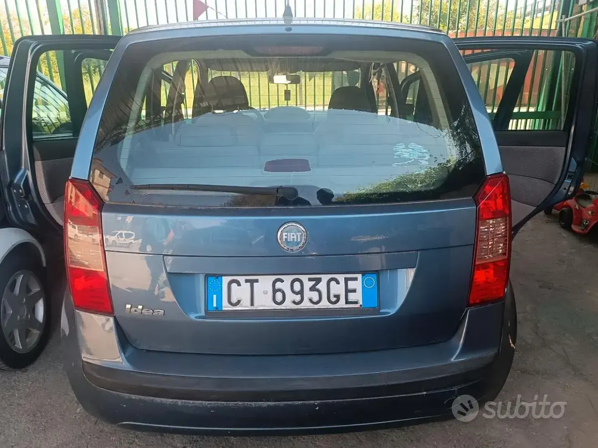 Usata Fiat Idea Emotion 95 CV (69 kW) 2005 Blu Monovolume