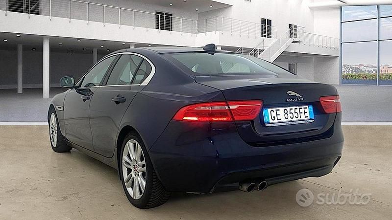 Usata Jaguar XE Business Edition 180 CV (132 kW) 2017 Azzurro metallizzato Berlina
