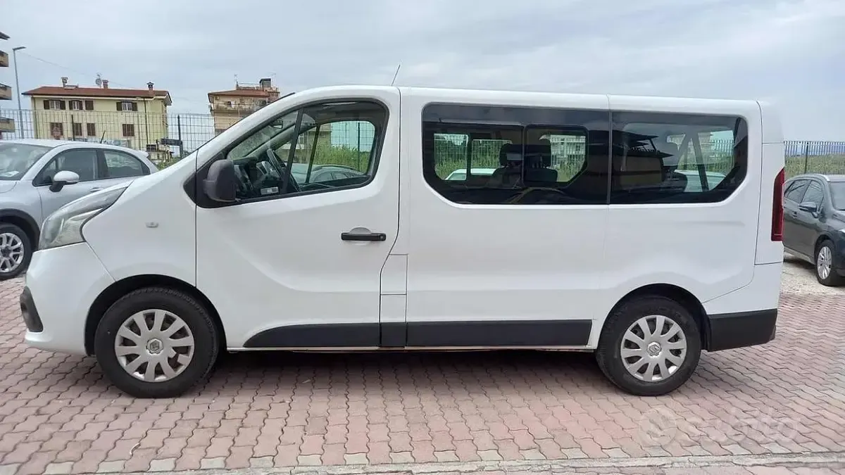 Usata Renault Trafic 95 CV (69 kW) 2017 Bianco Monovolume