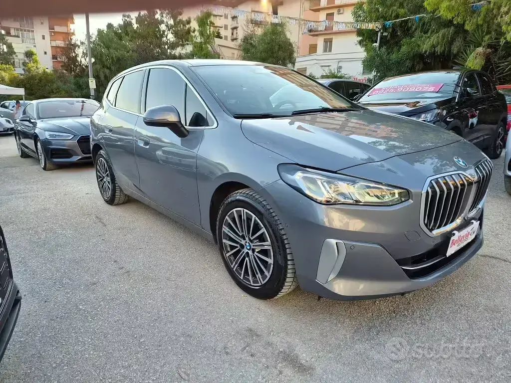 Usata BMW 218 Active Tourer Luxury Line 150 CV (110 kW) 2023 Grigio Monovolume