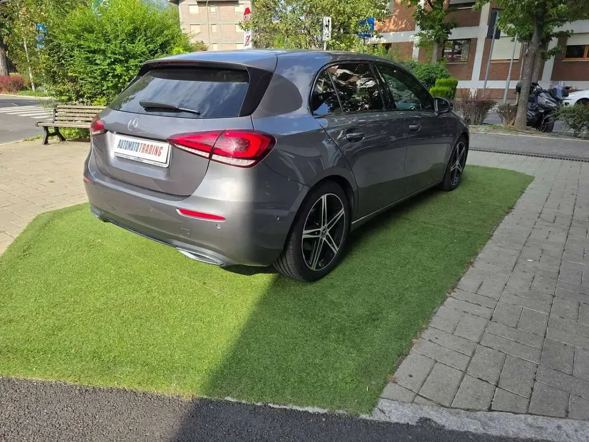 Usata Mercedes A200 150 CV (110 kW) 2019 Grigio Berlina