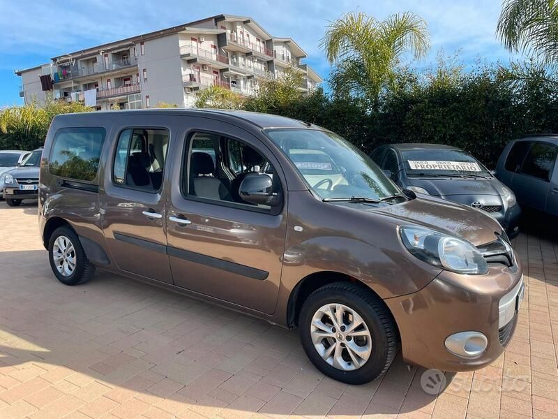 Usata Renault Kangoo 110 CV (80 kW) 2018 Grigio Monovolume