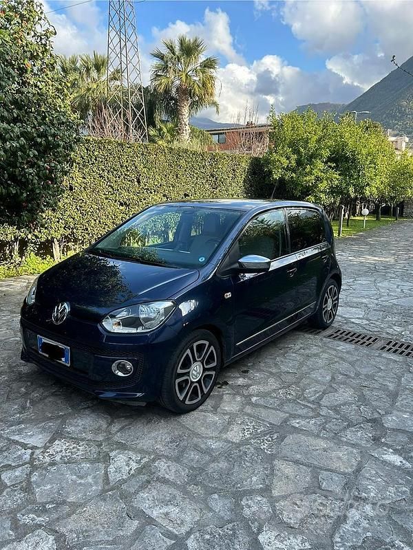 Usata VW up! 75 CV (55 kW) 2012 Blu Utilitaria