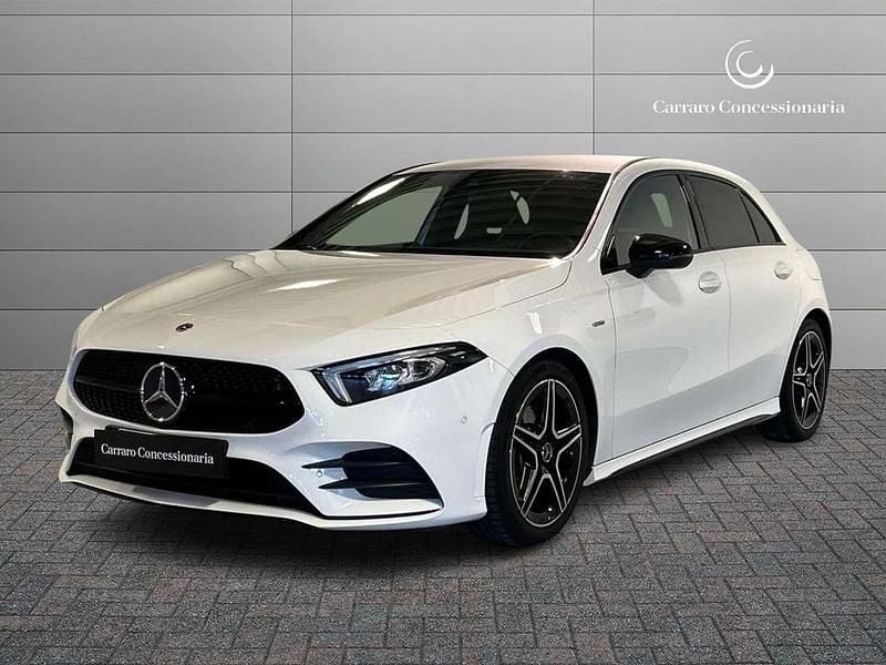 Bianco Usata 2021 Mercedes A180 Premium Tre volumi | 27.900 € (Buon prezzo) - Immagine 1/4