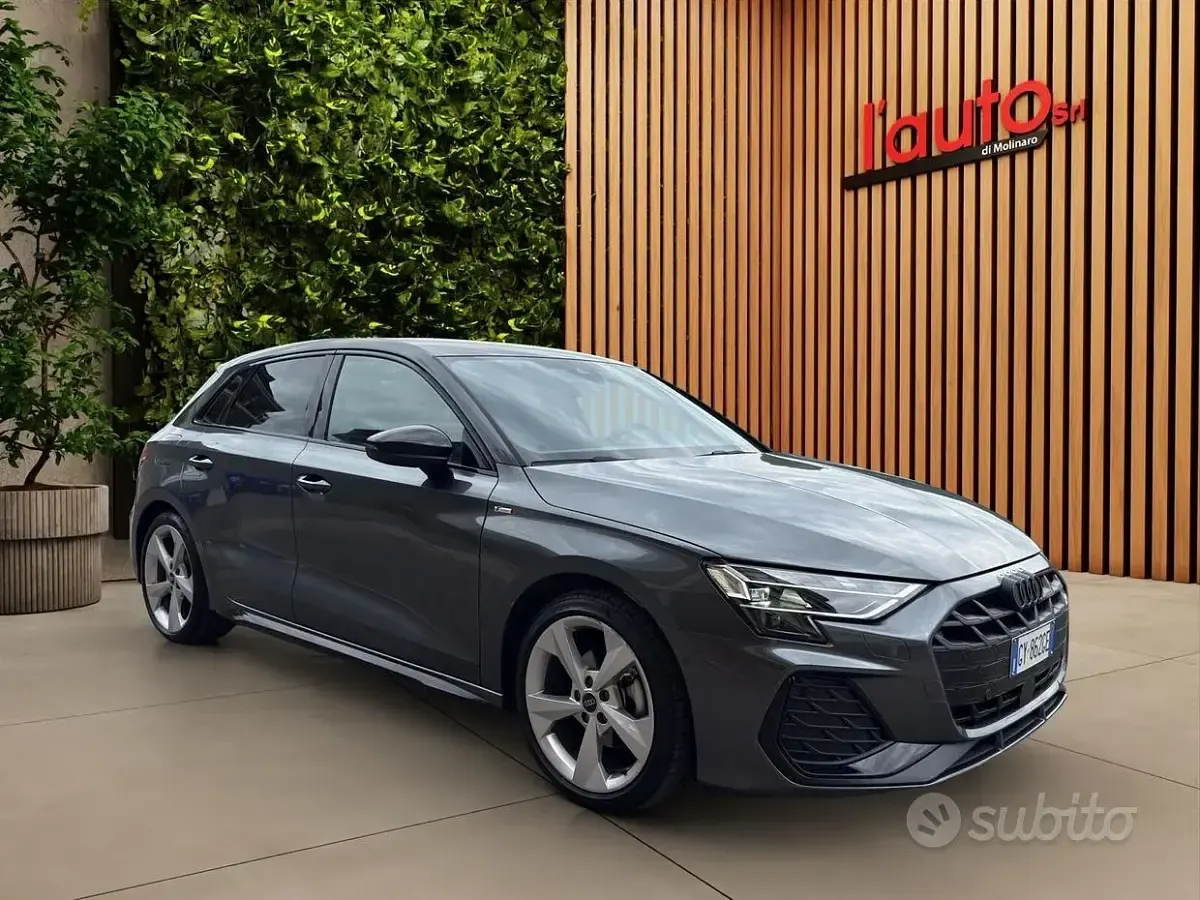Usata Audi A3 S-Line 150 CV (110 kW) 2025 Grigio Berlina
