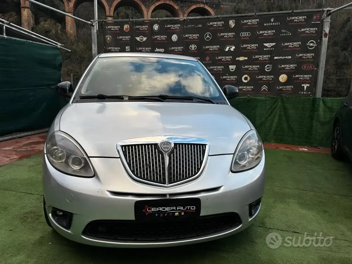 Usata Lancia Ypsilon S 75 CV (55 kW) 2012 Grigio Utilitaria