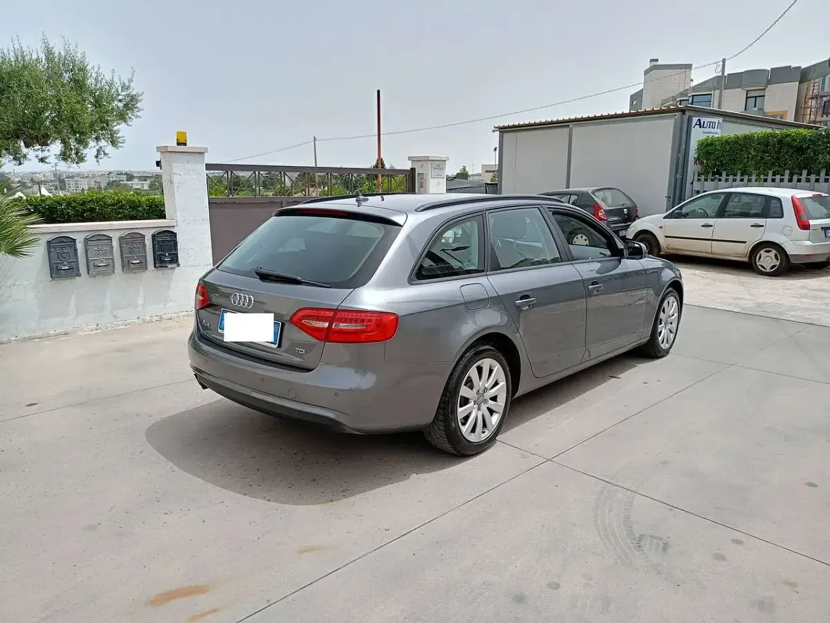 Usata Audi A4 Business Plus 177 CV (130 kW) 2013 Grigio Station wagon