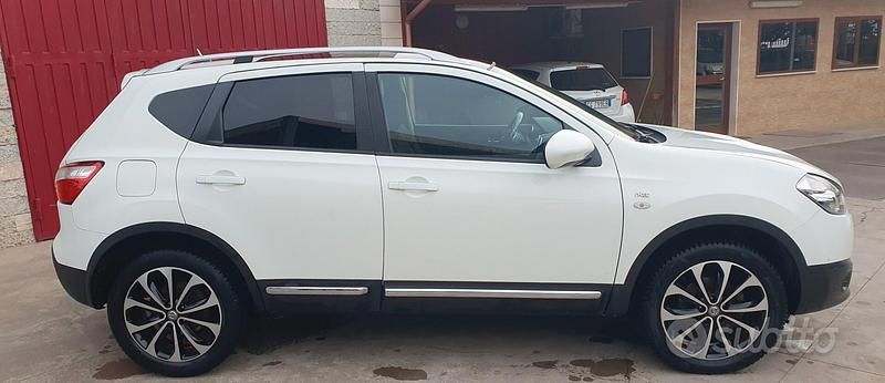 Usata Nissan Qashqai Tekna 110 CV (80 kW) 2012 Bianco SUV