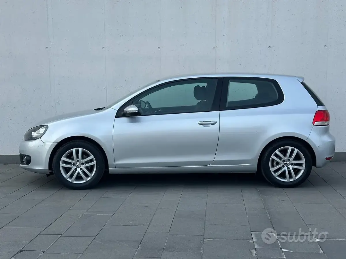 Usata VW Golf VI 102 CV (75 kW) 2009 Grigio Utilitaria