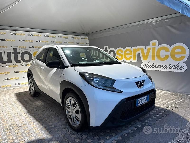 Usata Toyota Aygo X 72 CV (52 kW) 2022 Bianco SUV