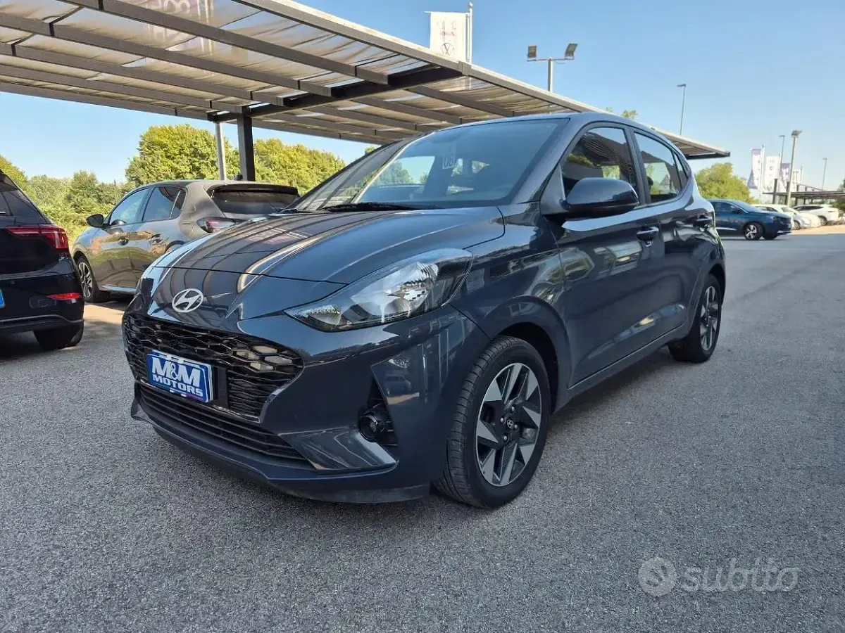 Usata Hyundai i10 63 CV (46 kW) 2024 Grigio Utilitaria