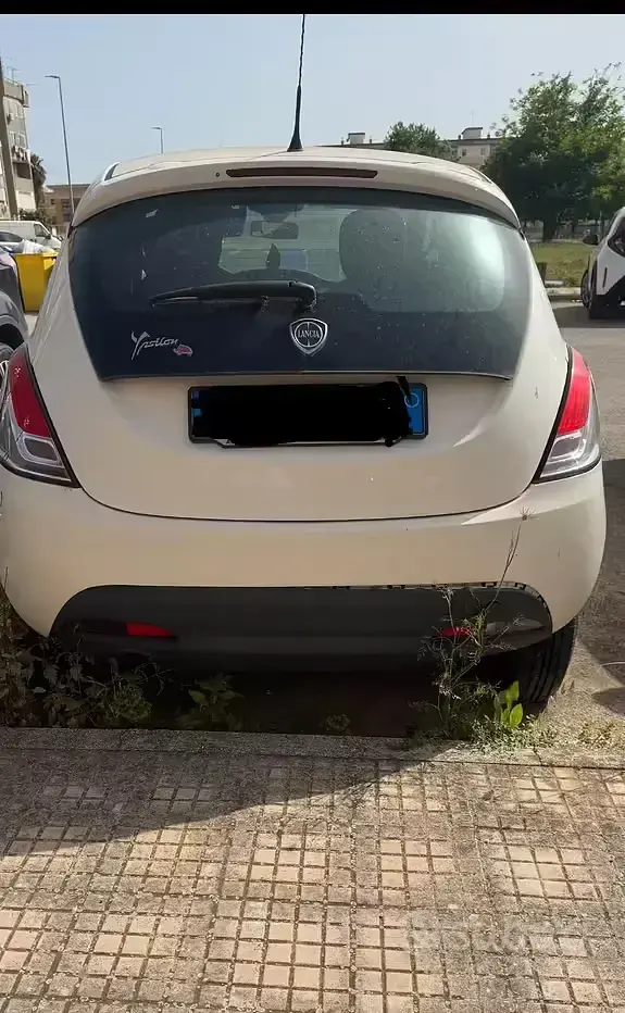 Begagnad Lancia Ypsilon 80 HK (58 kW) 2014 Halvkombi