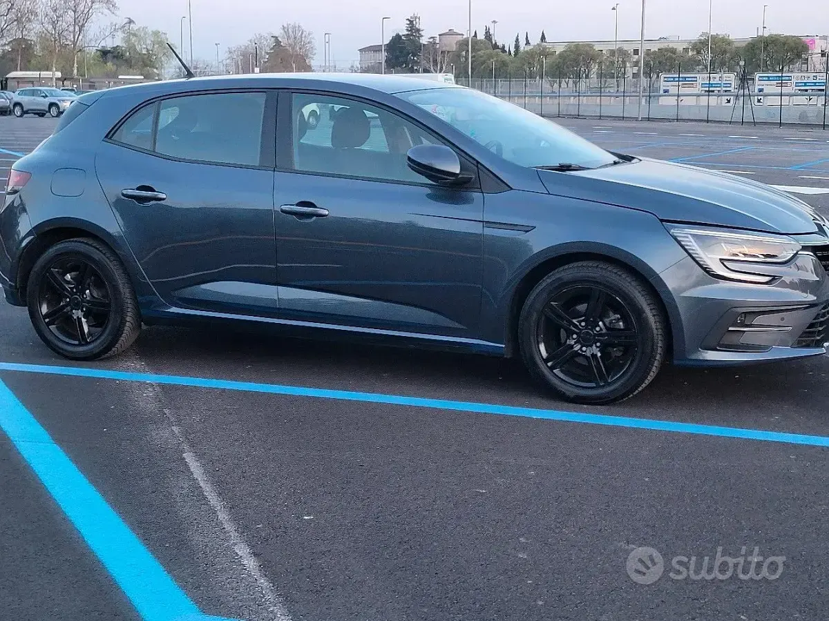 Usata Renault Mégane II 116 CV (85 kW) 2022 Blu Berlina