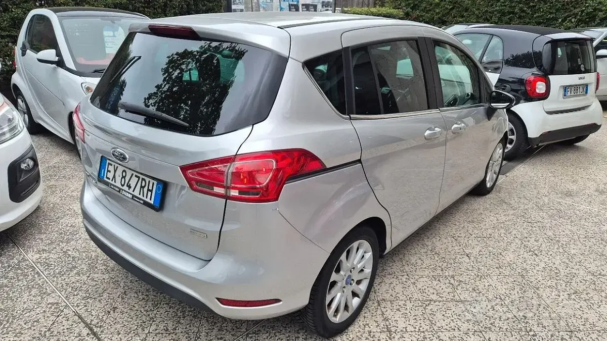 Usata Ford B-MAX 100 CV (73 kW) 2015 Grigio Monovolume