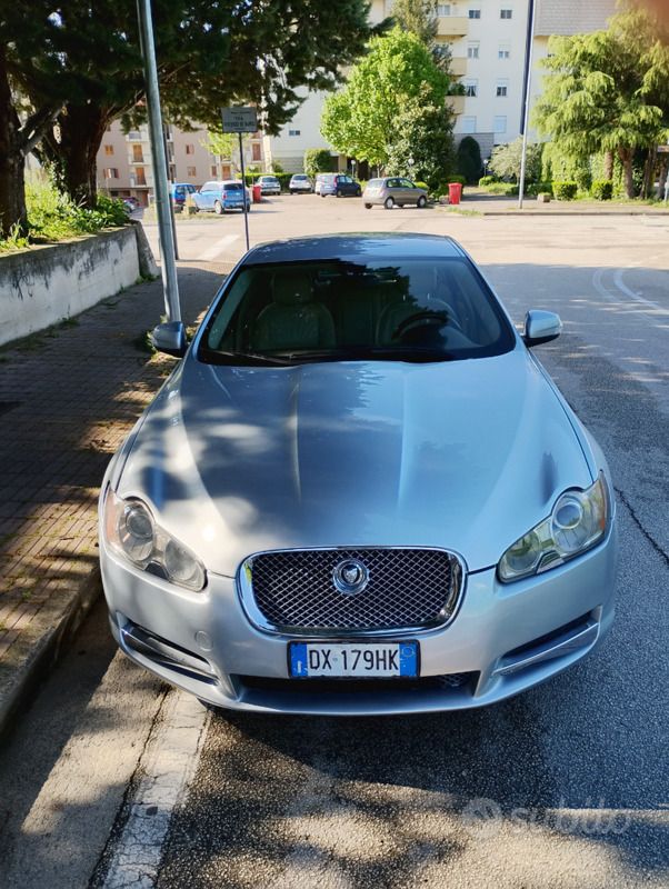 Usata Jaguar XF Premium Luxury 2009 Grigio Berlina