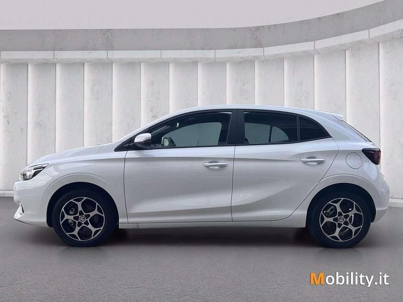 Usata MG MG3 Comfort 194 CV (142 kW) 2024 Dover white Utilitaria