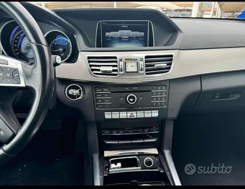 Usata Mercedes E200 Premium 136 CV (100 kW) 2015 Grigio Berlina