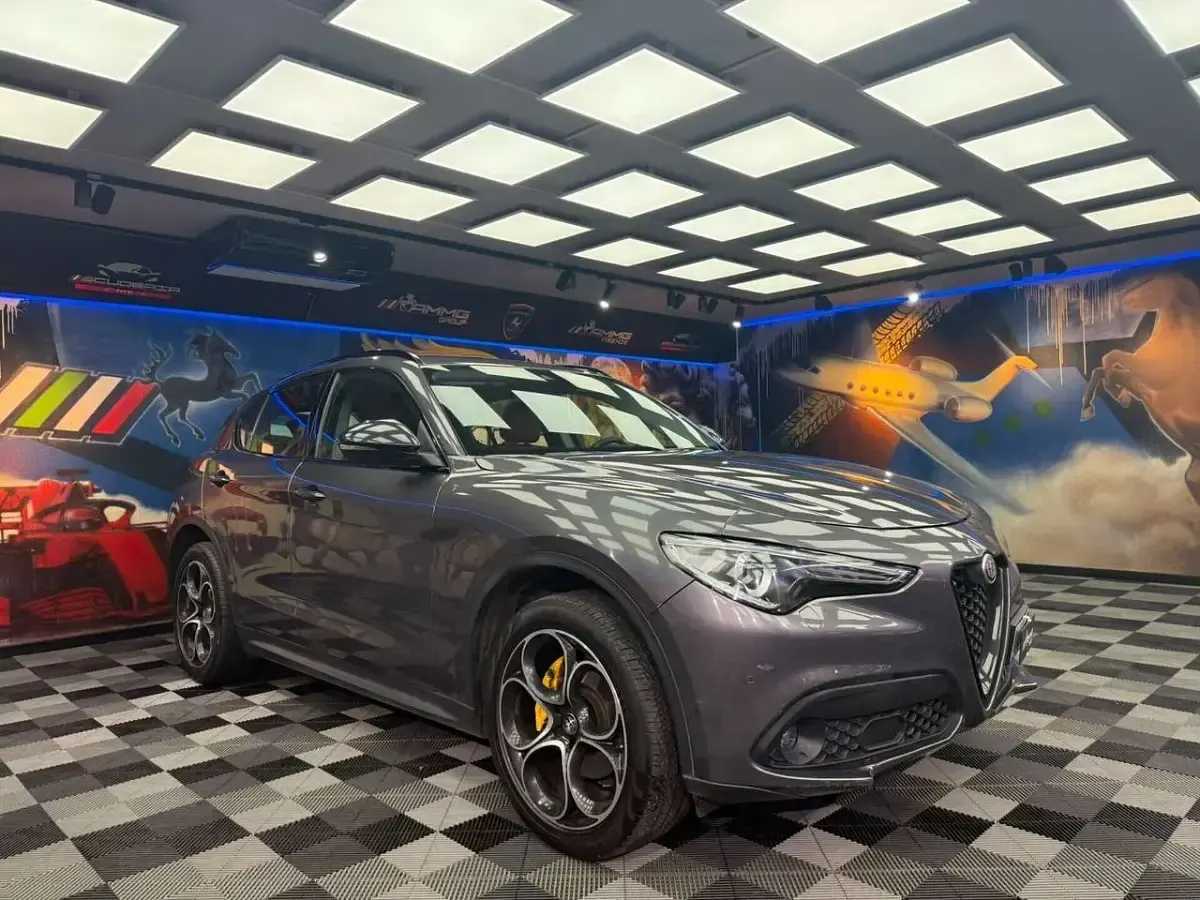 Usata Alfa Romeo Stelvio Ti 209 CV (153 kW) 2019 Grigio SUV