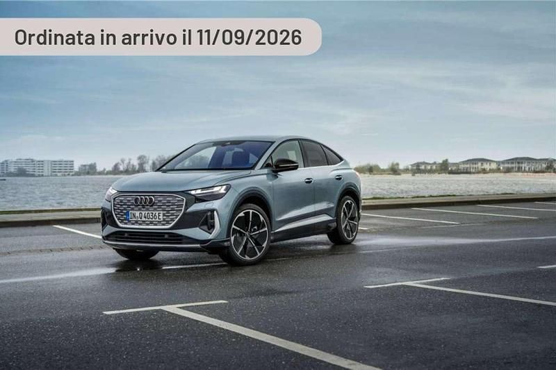 Usata Audi Q4 e-tron S-Line 77 kW (105 CV) 2023 Argento SUV