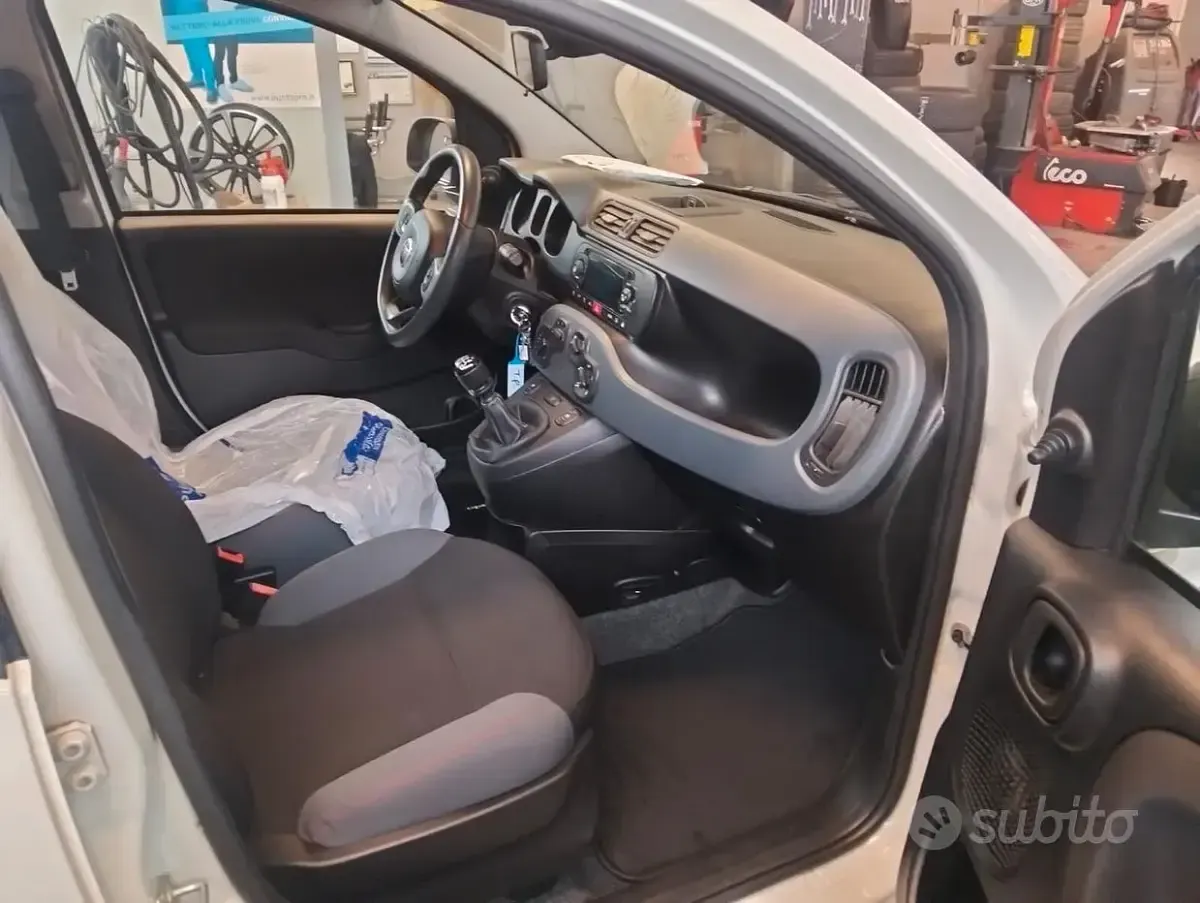 Usata Fiat Panda Lounge 80 CV (58 kW) 2018 Bianco Utilitaria