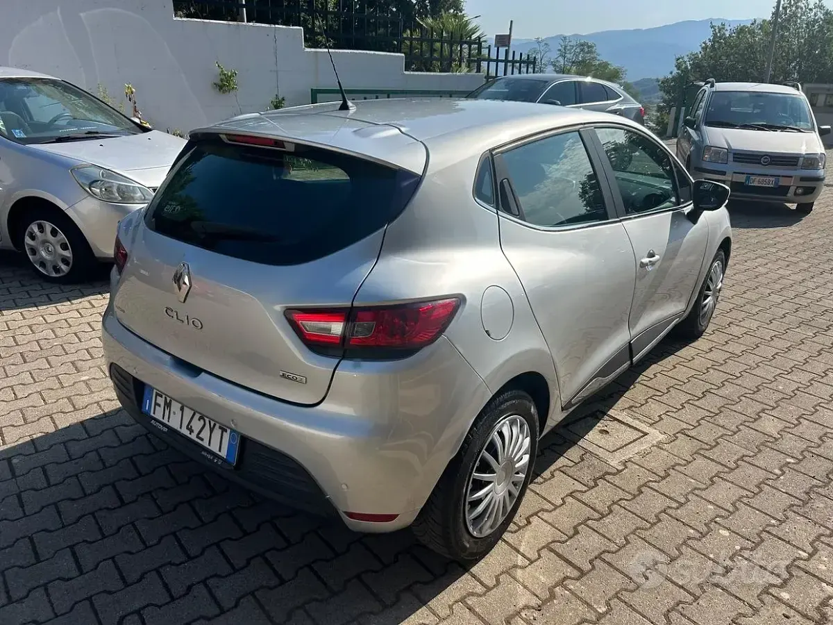 Usata Renault Clio IV Zen 90 CV (66 kW) 2017 Grigio Berlina
