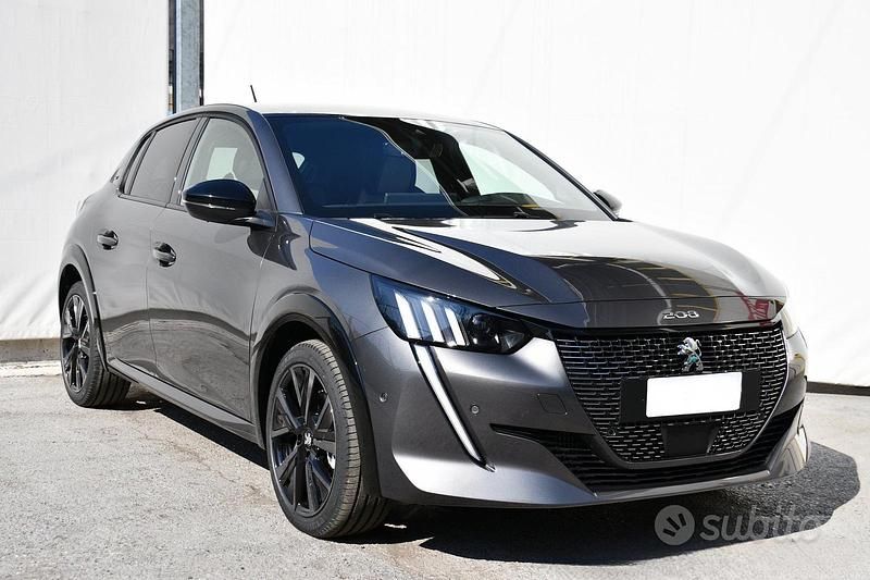 Nero Usata 2018 Peugeot 208 GT Due volumi | 14.500 € (Molto cara) - Immagine 1/4