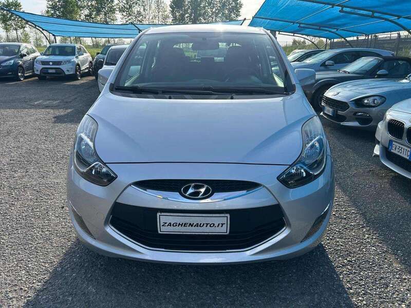 Usata Hyundai ix20 Comfort 116 CV (85 kW) 2012 Argento Utilitaria