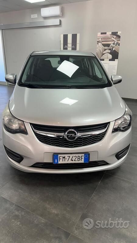 Argento Usata 2017 Opel Karl Due volumi | 7500 € (Buon prezzo) - Immagine 1/4