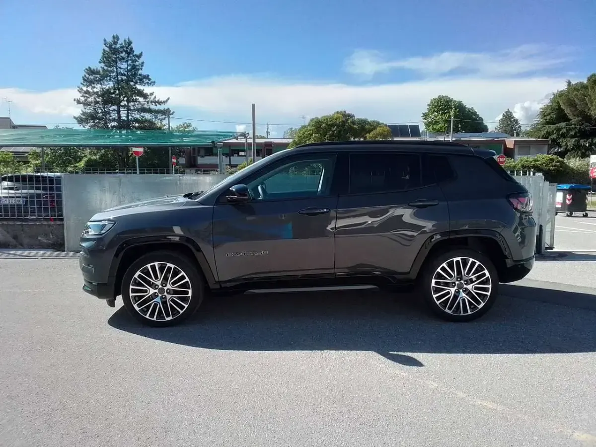 Usata Jeep Compass Summit 131 CV (96 kW) 2025 Grigio SUV