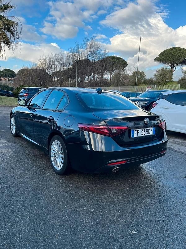 Usata Alfa Romeo Giulia Business 136 CV (100 kW) 2018 Nero Berlina
