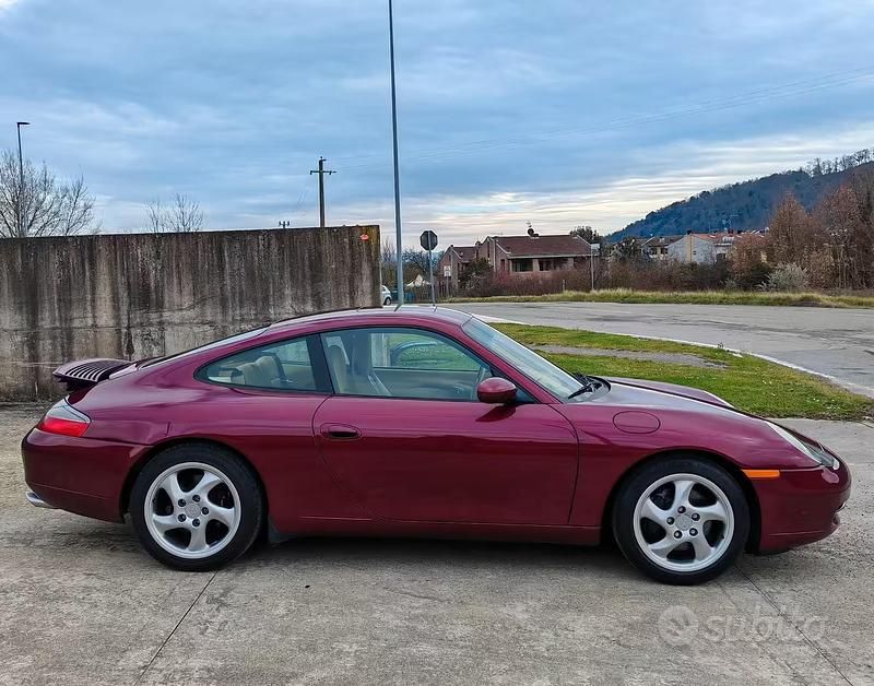 Usata Porsche 911 Carrera 300 CV (220 kW) 1999 Rosso Coupé