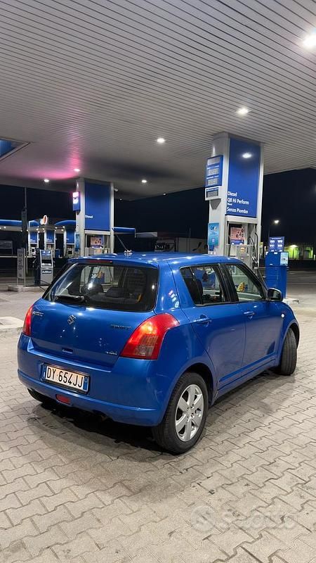 Usata Suzuki Swift 92 CV (67 kW) 2010 Blu Utilitaria