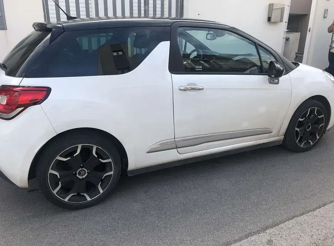 Usata Citroën DS3 82 CV (60 kW) 2014 Bianco Berlina