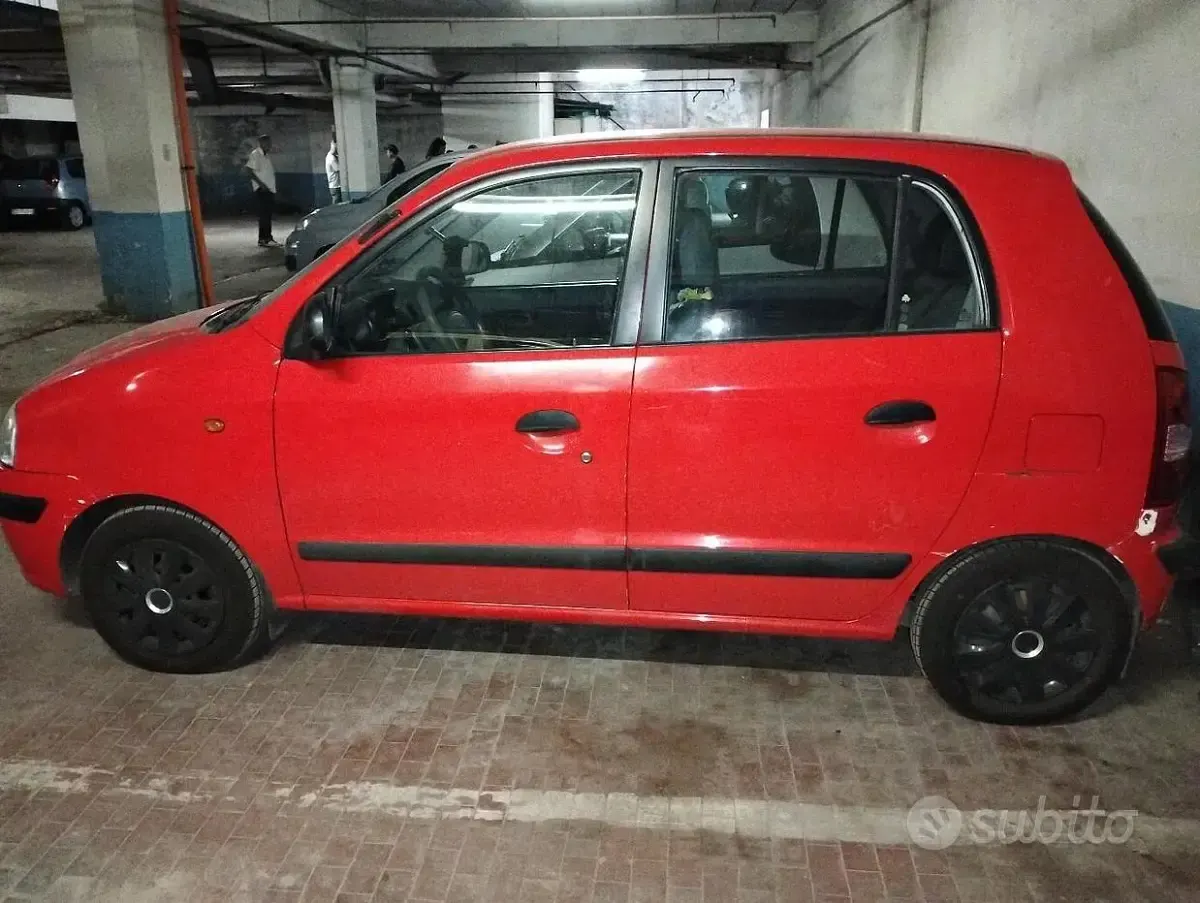 Usata Hyundai Atos 63 CV (46 kW) 2008 Rosso Utilitaria