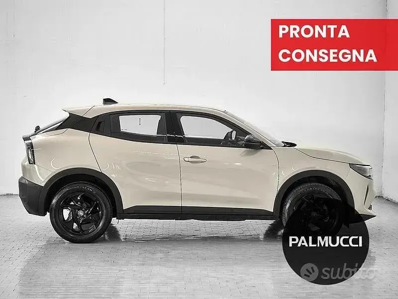 Usata Alfa Romeo GT Junior 136 CV (100 kW) 2025 Beige SUV
