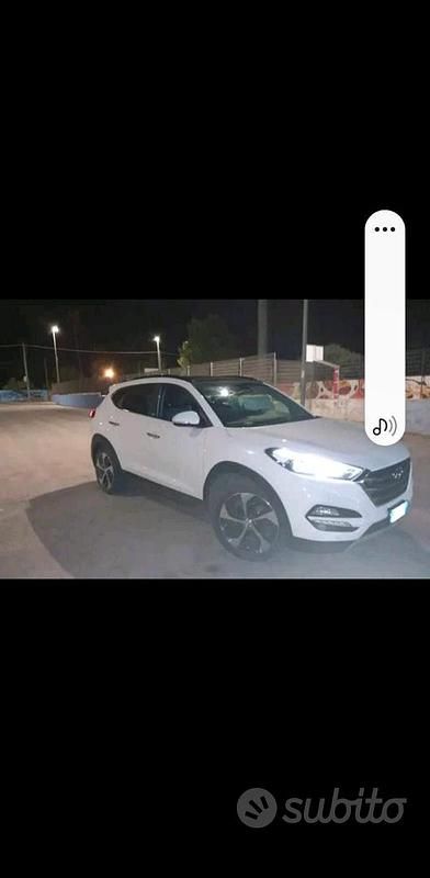 Usata Hyundai Tucson Xpossible 141 CV (103 kW) 2016 Bianco SUV
