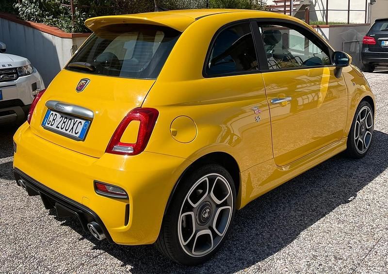 Usata Abarth 595 140 CV (102 kW) 2020 Giallo Utilitaria