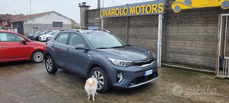 Grigio Usata 2022 Kia Stonic GT-Line SUV | 13.999 € (Buon prezzo) - Immagine 1/4