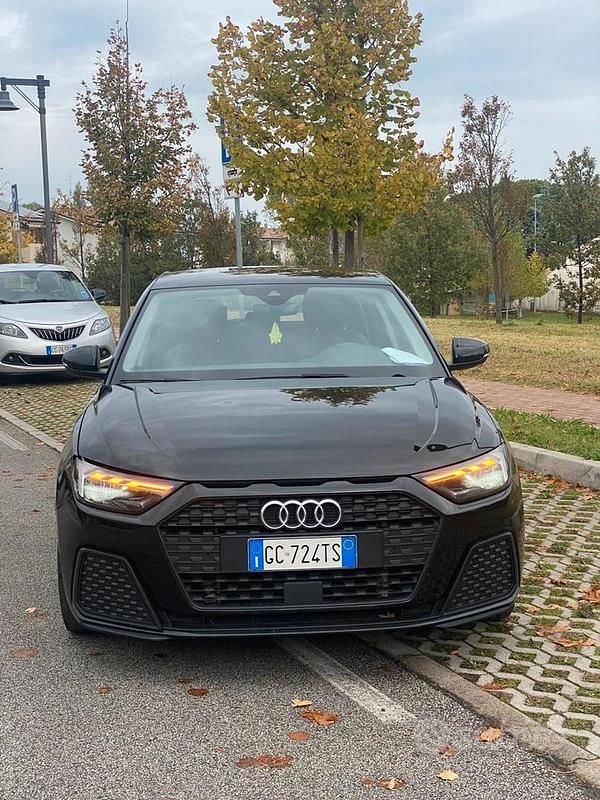 Nero Usata 2020 Audi A1 Sportback Due volumi | 13.000 € (Super prezzo) - Immagine 1/4