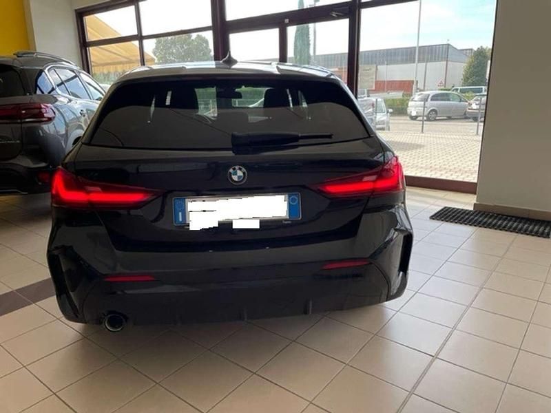 Usata BMW 116 M Sport 116 CV (85 kW) 2022 Black sapphire met Utilitaria
