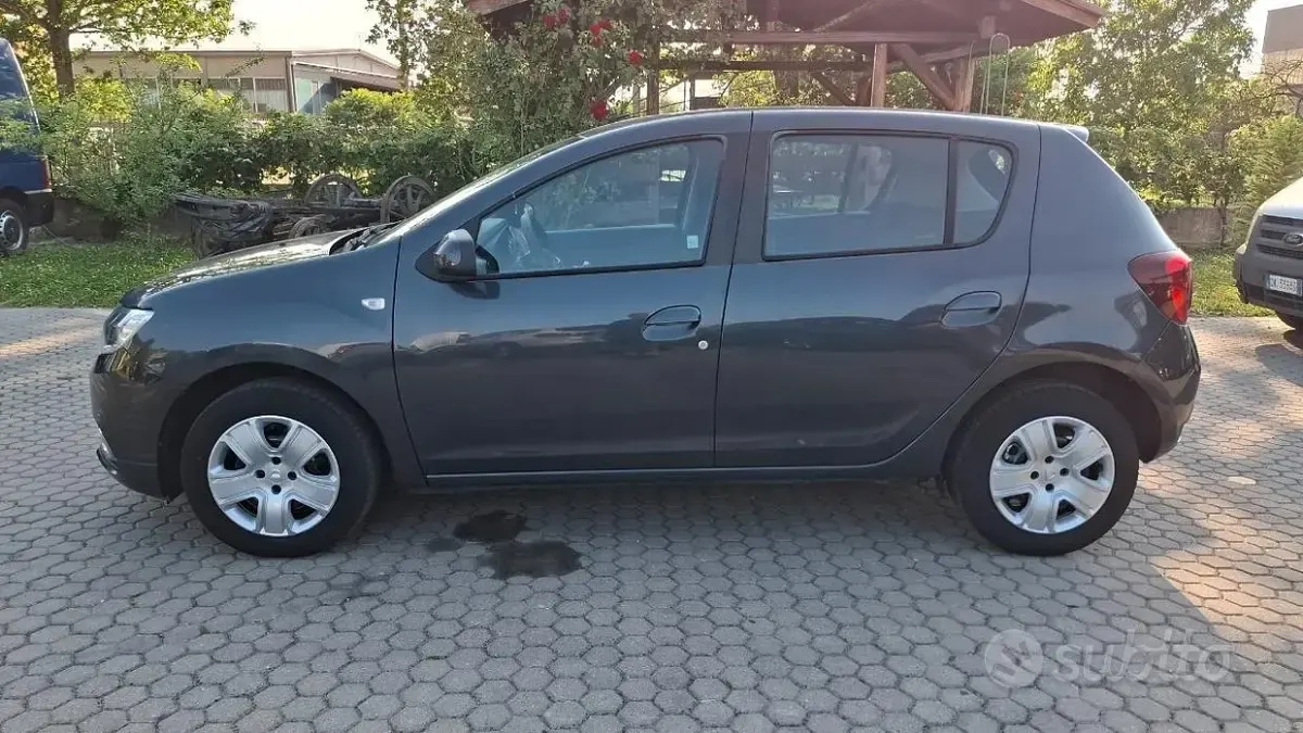 Usata Dacia Sandero Comfort 73 CV (53 kW) 2019 Marrone Berlina
