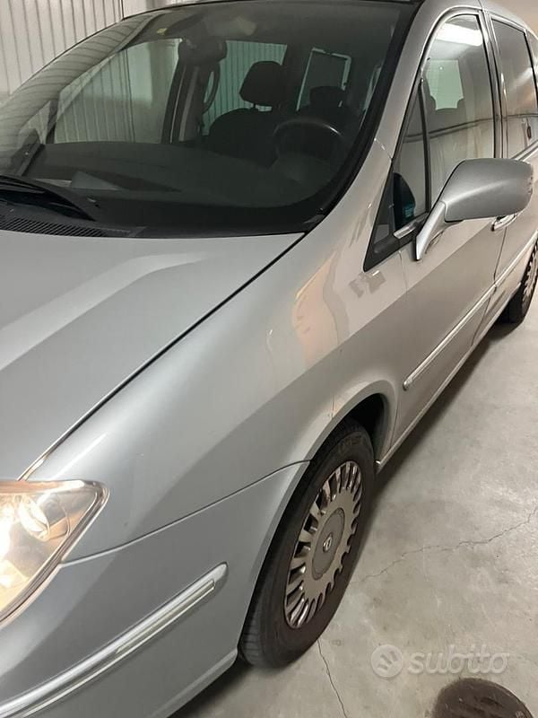 Usata Lancia Phedra 136 CV (100 kW) 2007 Grigio Monovolume